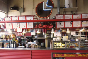 The storefront of Pies A La Mode